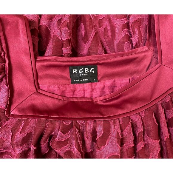 BCBG PARIS Women's Chic Burgundy Babydoll Dress Textured Floral Pattern Sz 8 - Picture 6 of 7
